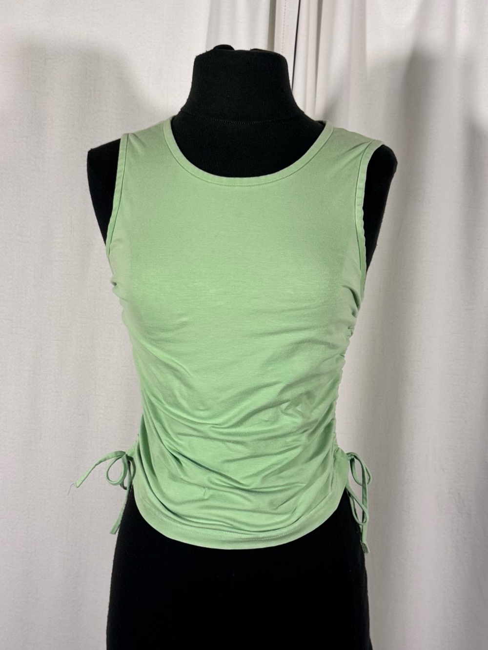 St. John Sport Green Ruched Top